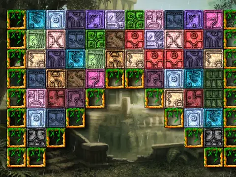 Blocos de pedra com motivos maias coloridos diante de ruínas na selva em Mayan Secret